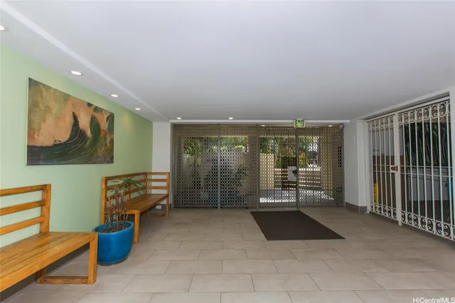 $3,000 | 2452 Tusitala Street, Unit 604, Honolulu, HI 96815