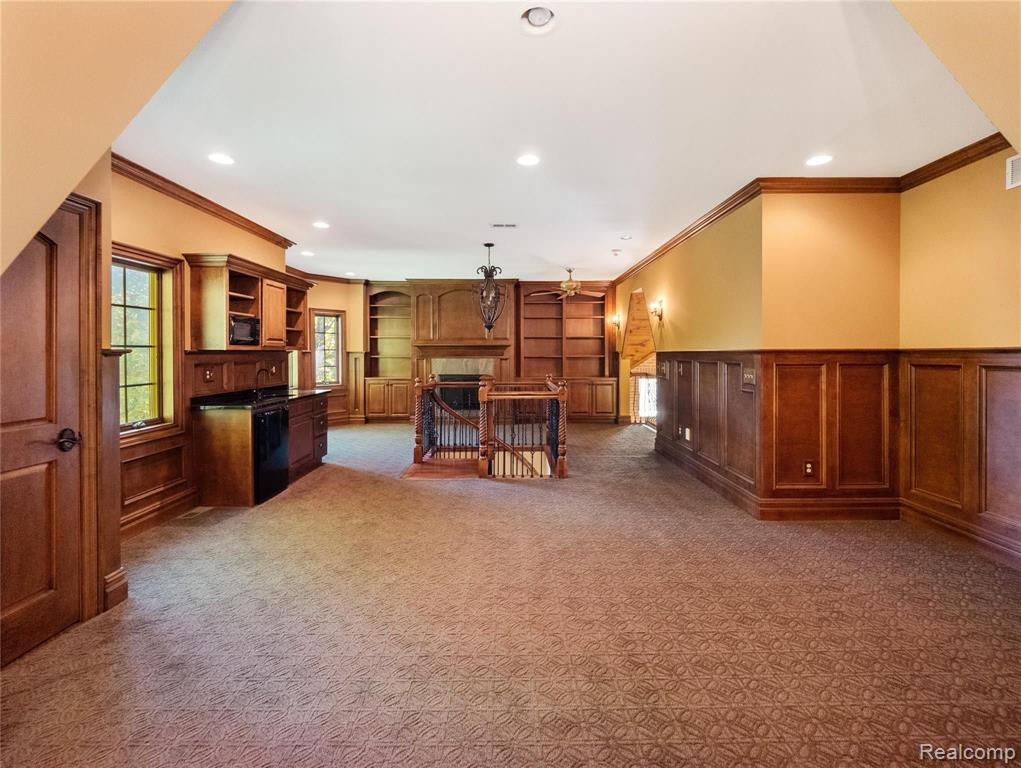 36663 Howard Road Farmington, MI 48331 - Photo 11 of 47