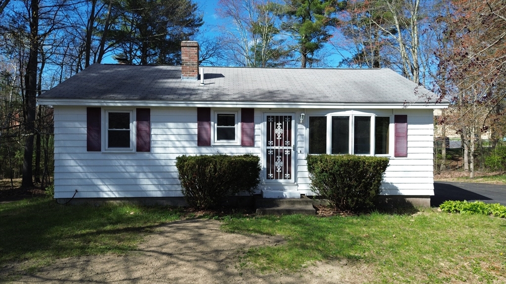 40 Norris Road Tyngsboro, MA 01879 - Photo 1 of 8 Gallery Image 1