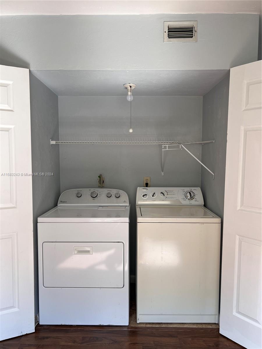 2300 Southwest 43rd Street, Unit Q4 Gainesville, FL 32607 - Photo 10 of 13 Gallery Image 10