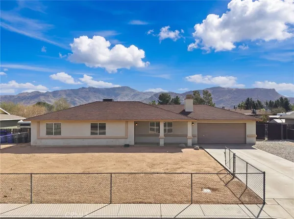$460,000 | 13475 Apple Blossom Lane, Apple Valley, CA 92308