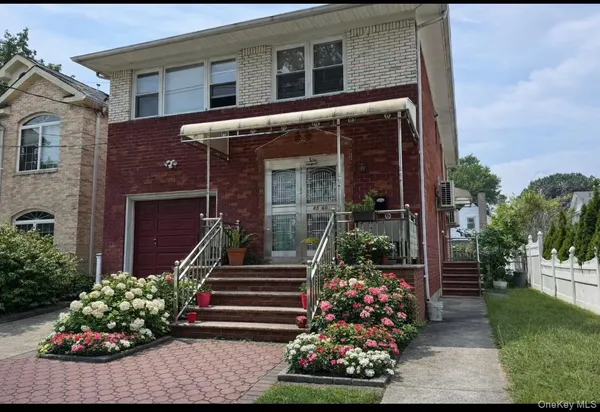 $1,280,000 | 85-60 261st Street | Floral Park
