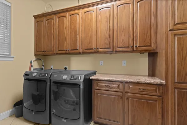 $724,900 | 5535 Bearfoot Road, Orange, TX 77632