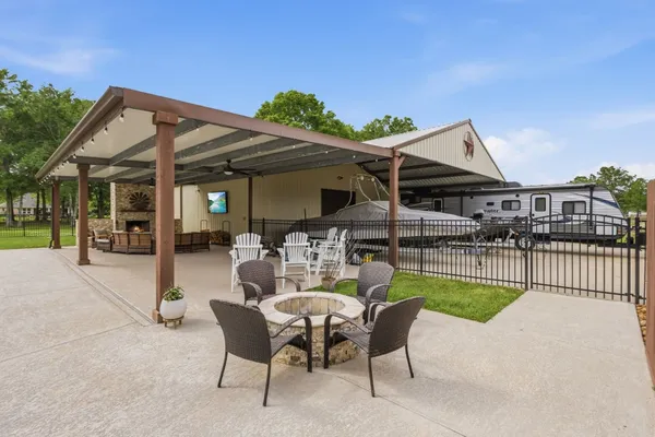 $724,900 | 5535 Bearfoot Road, Orange, TX 77632