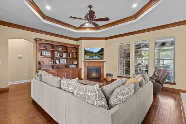 $724,900 | 5535 Bearfoot Road, Orange, TX 77632