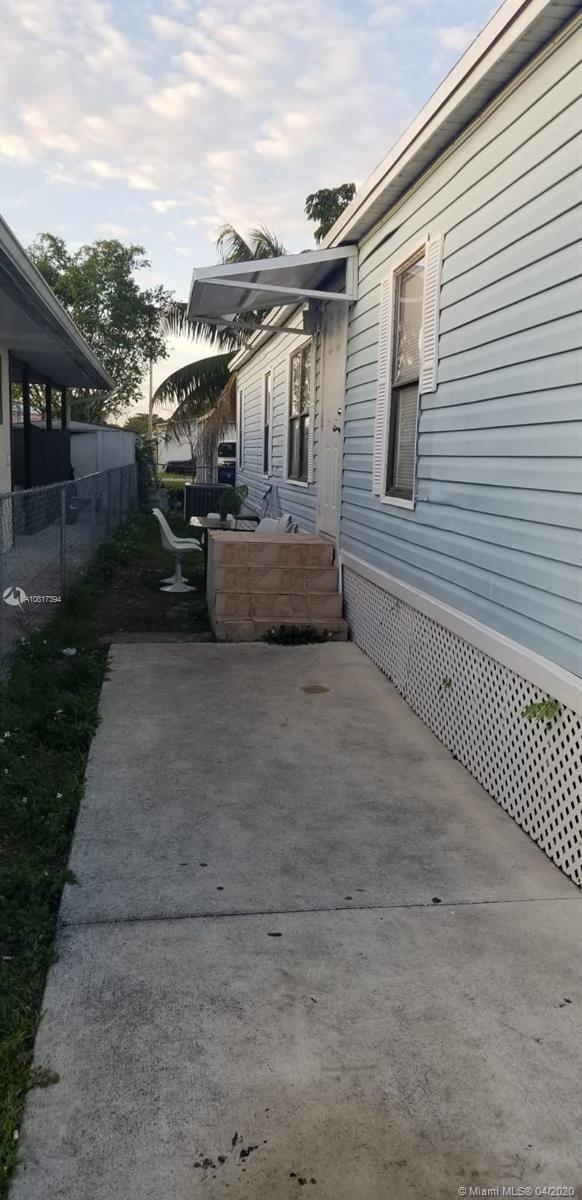 12841 Southwest 12th Terrace Miami, FL 33184 - Photo 16 of 34