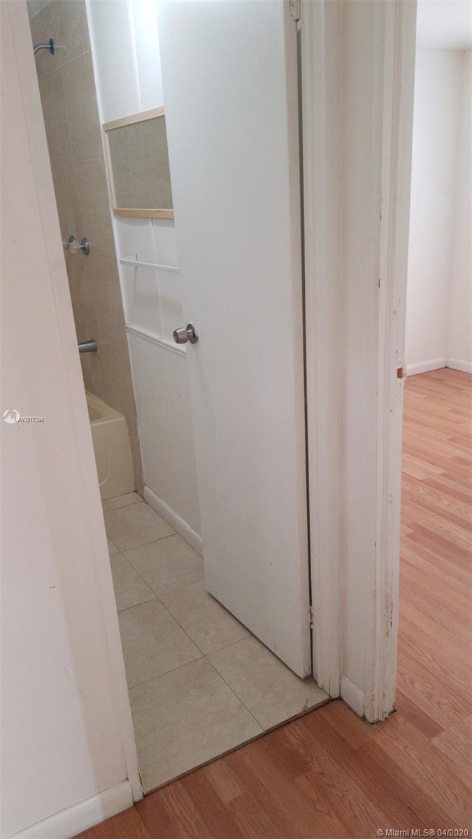 12841 Southwest 12th Terrace Miami, FL 33184 - Photo 20 of 34