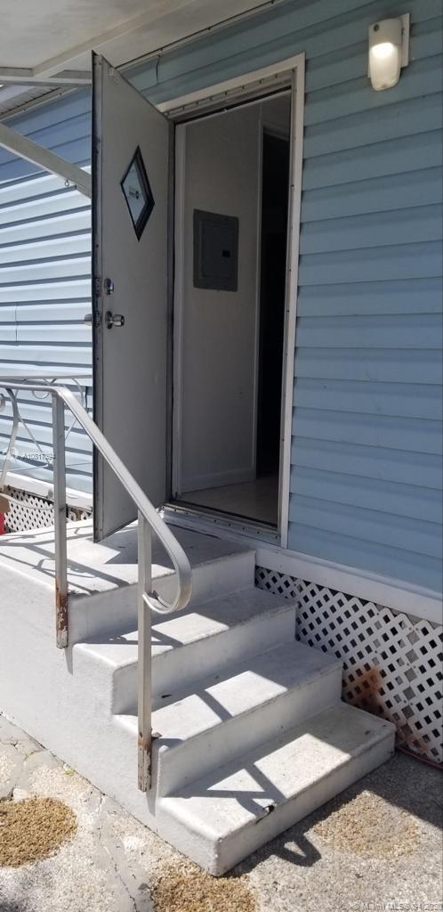 12841 Southwest 12th Terrace Miami, FL 33184 - Photo 31 of 34