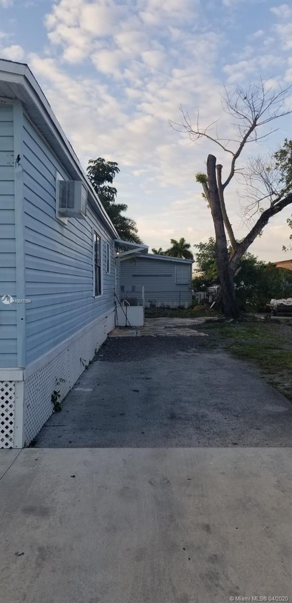 12841 Southwest 12th Terrace Miami, FL 33184 - Photo 10 of 34