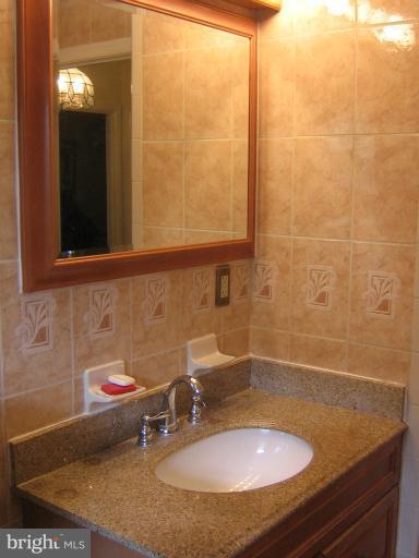 4301 Ferrara Drive Silver Spring, MD 20906 - Photo 5 of 30 Bath