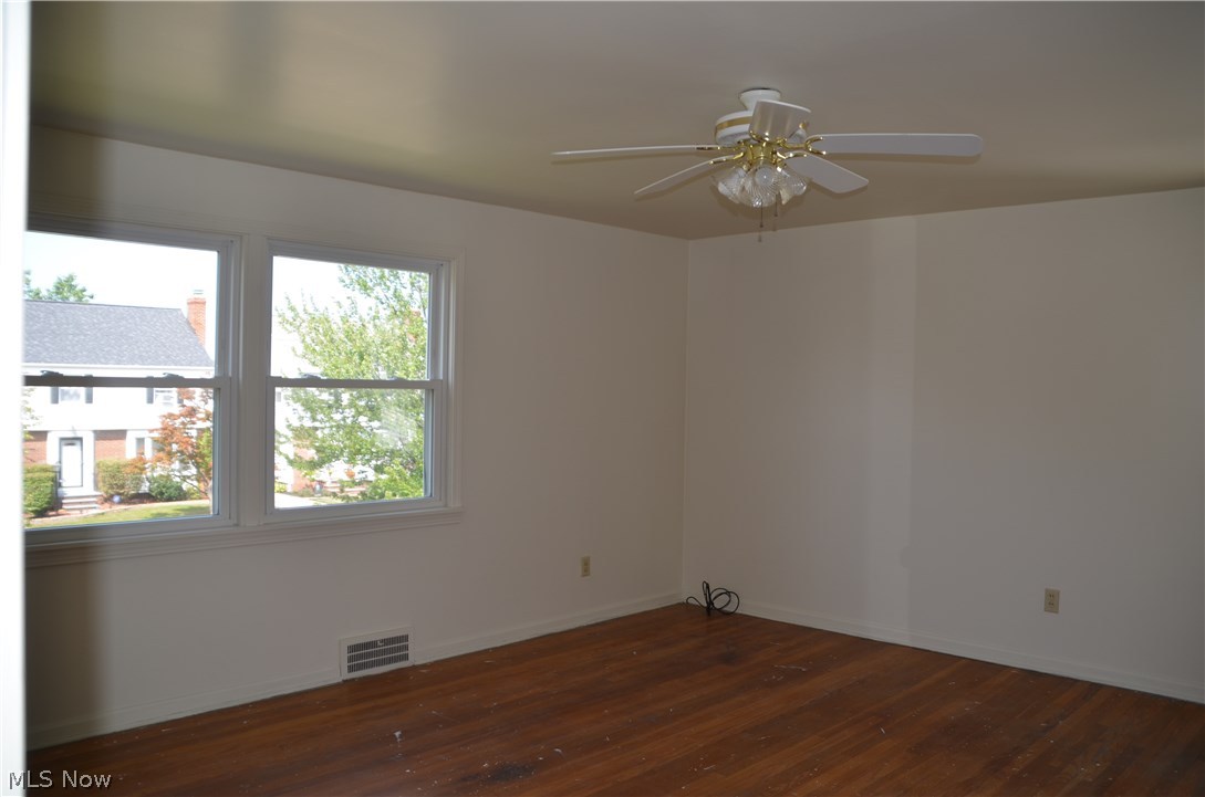 4114 Stilmore Road Cleveland, OH 44121 - Photo 14 of 30 MASTER BEDROOM
