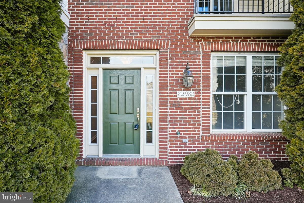 22982 Fox Fire Terrace Brambleton, VA 20148 - Photo 2 of 38