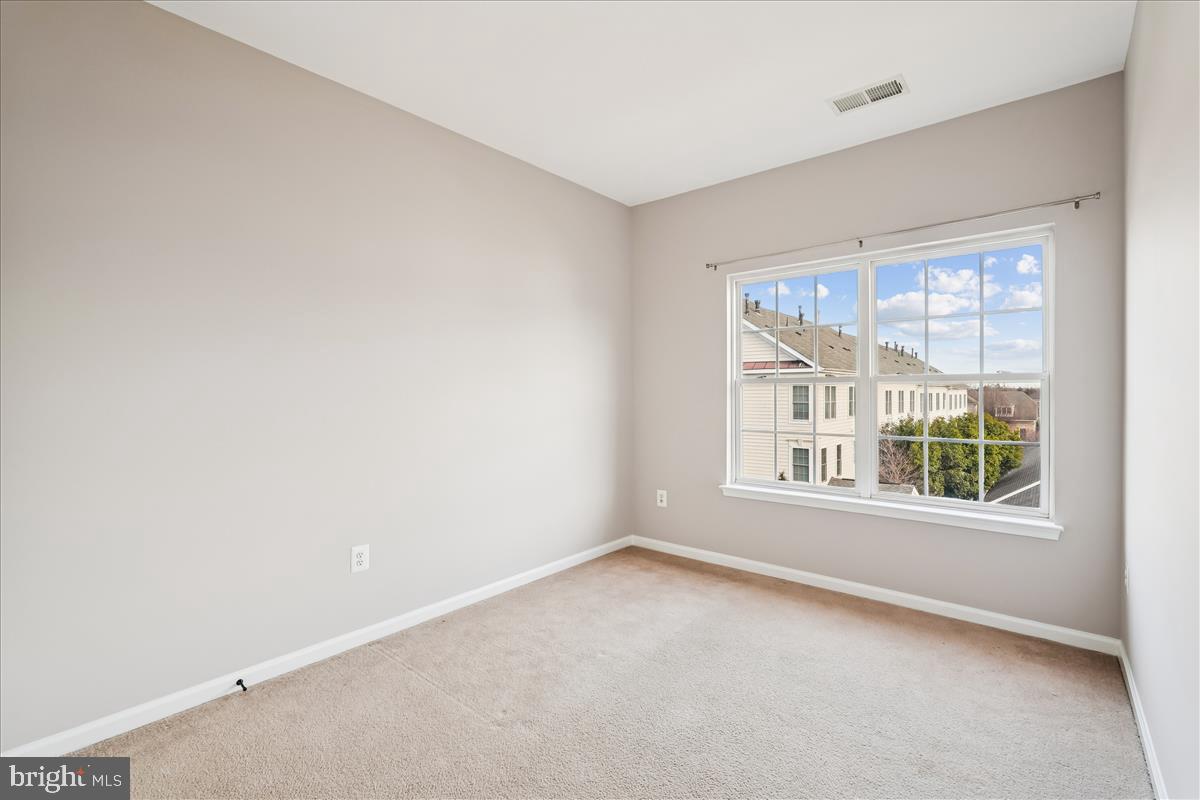 22982 Fox Fire Terrace Brambleton, VA 20148 - Photo 23 of 38