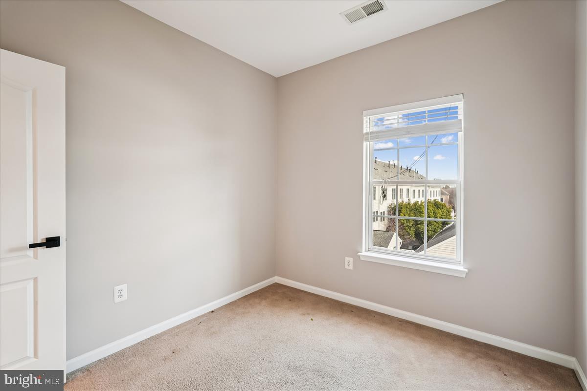 22982 Fox Fire Terrace Brambleton, VA 20148 - Photo 24 of 38