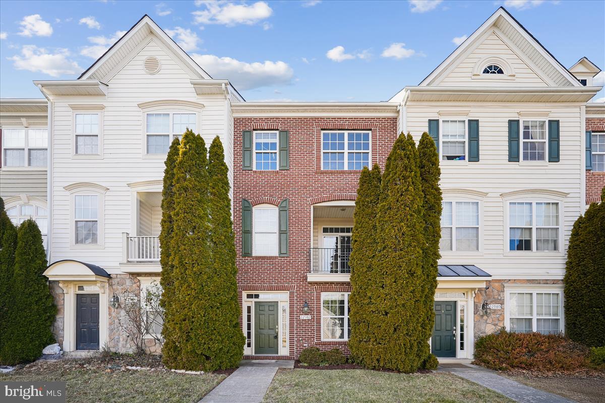 22982 Fox Fire Terrace Brambleton, VA 20148 - Photo 3 of 38