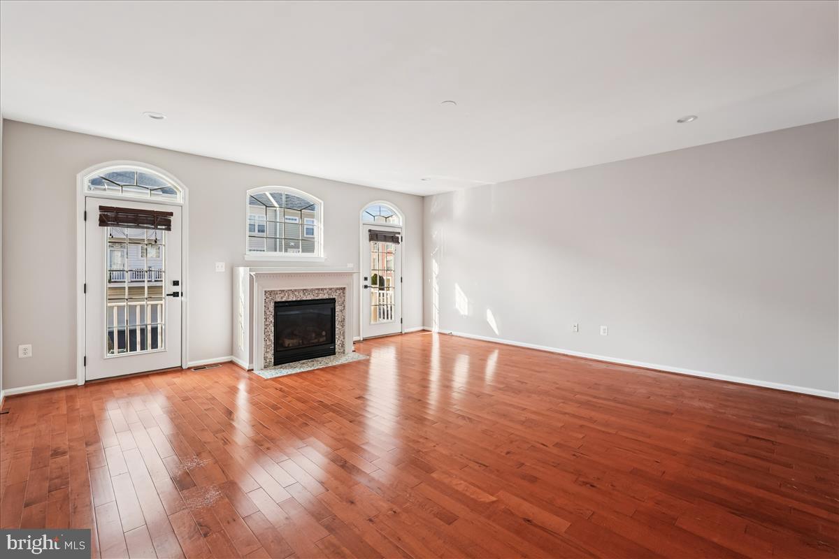 22982 Fox Fire Terrace Brambleton, VA 20148 - Photo 8 of 38