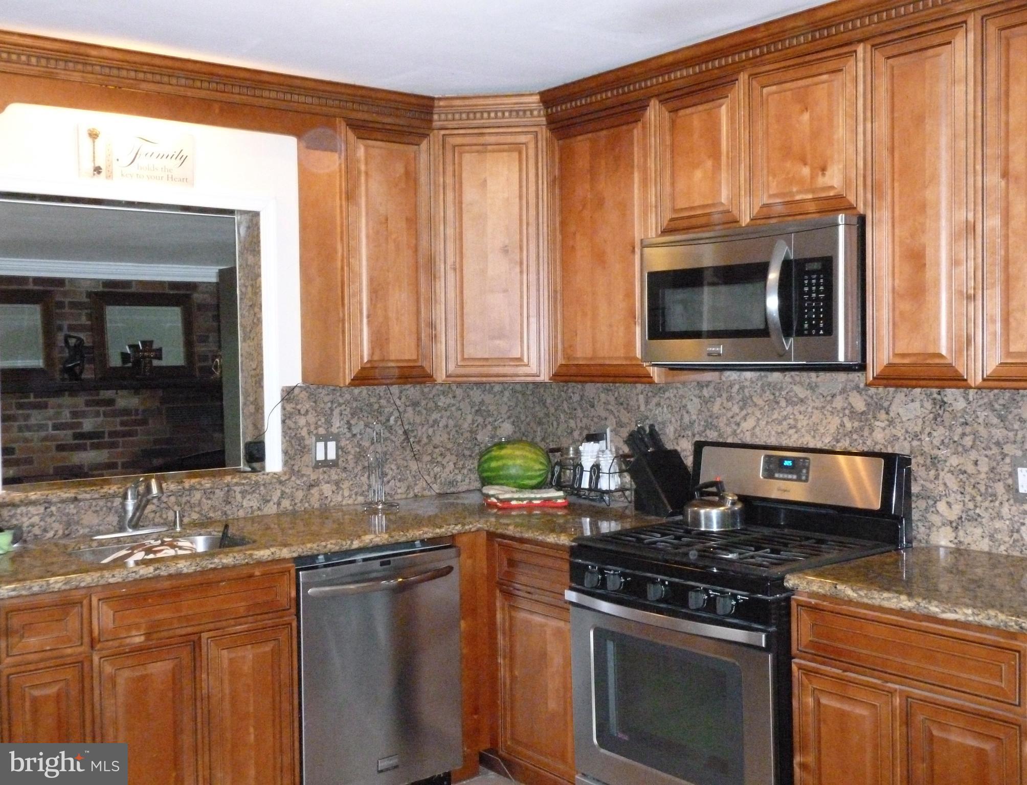 2615 Higbee Road Adelphi, MD 20783 - Photo 3 of 22 Kitchen