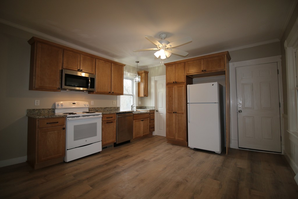 364 Boston Road Billerica, MA 01821 - Photo 4 of 11 Gallery Image 4