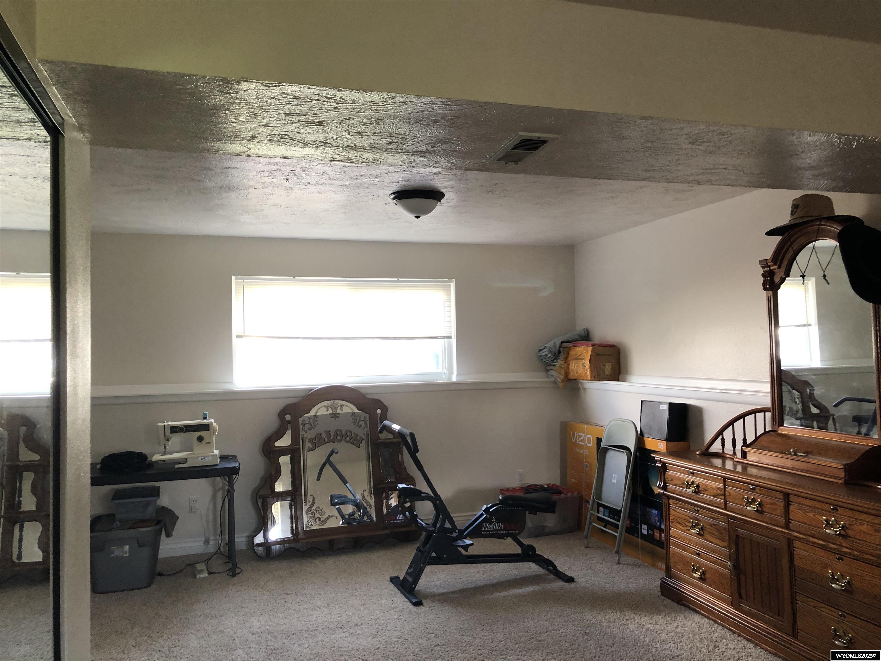 479 Twin Ridge Avenue Evanston, WY 82930 - Photo 11 of 12