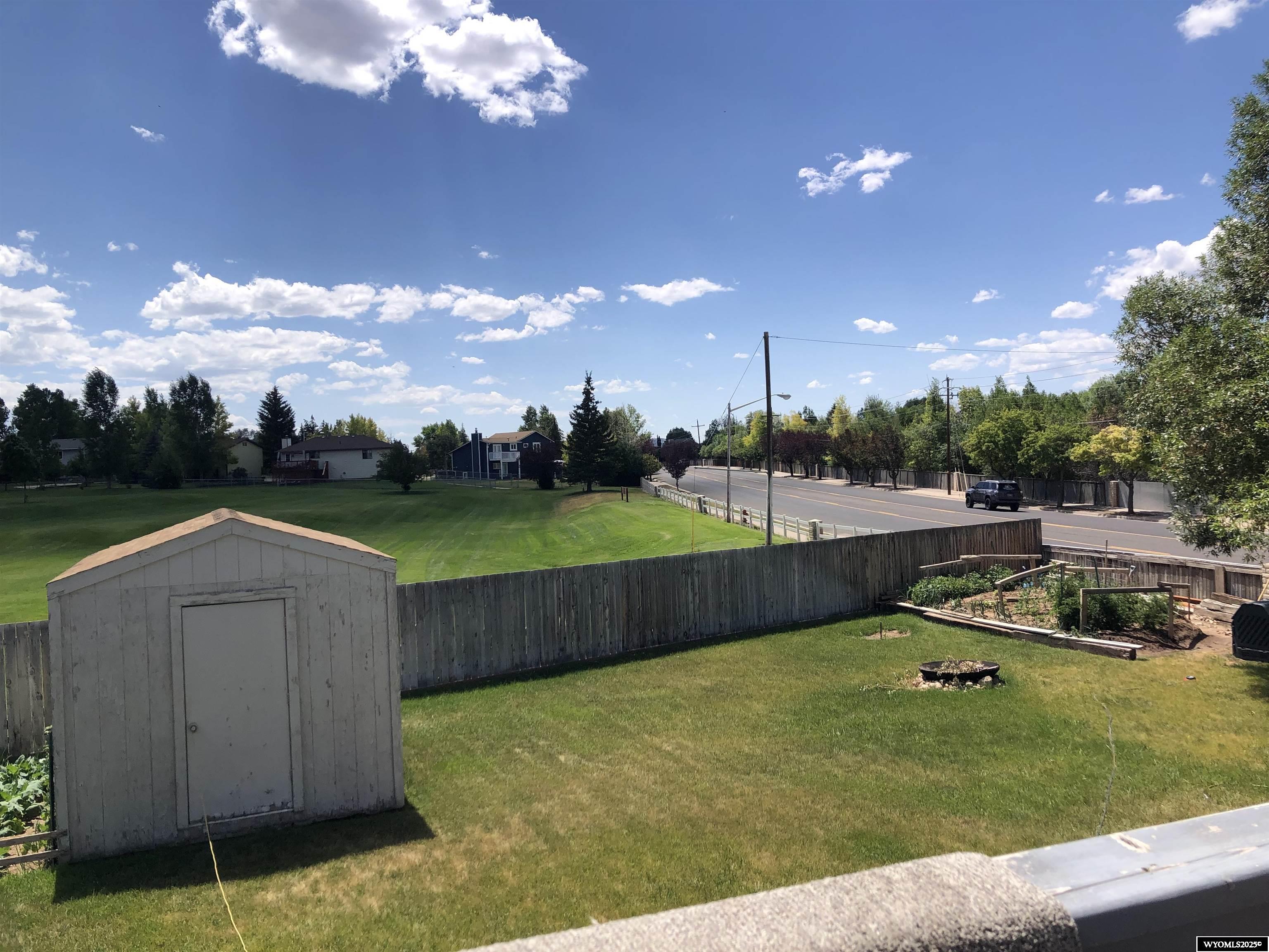 479 Twin Ridge Avenue Evanston, WY 82930 - Photo 3 of 12