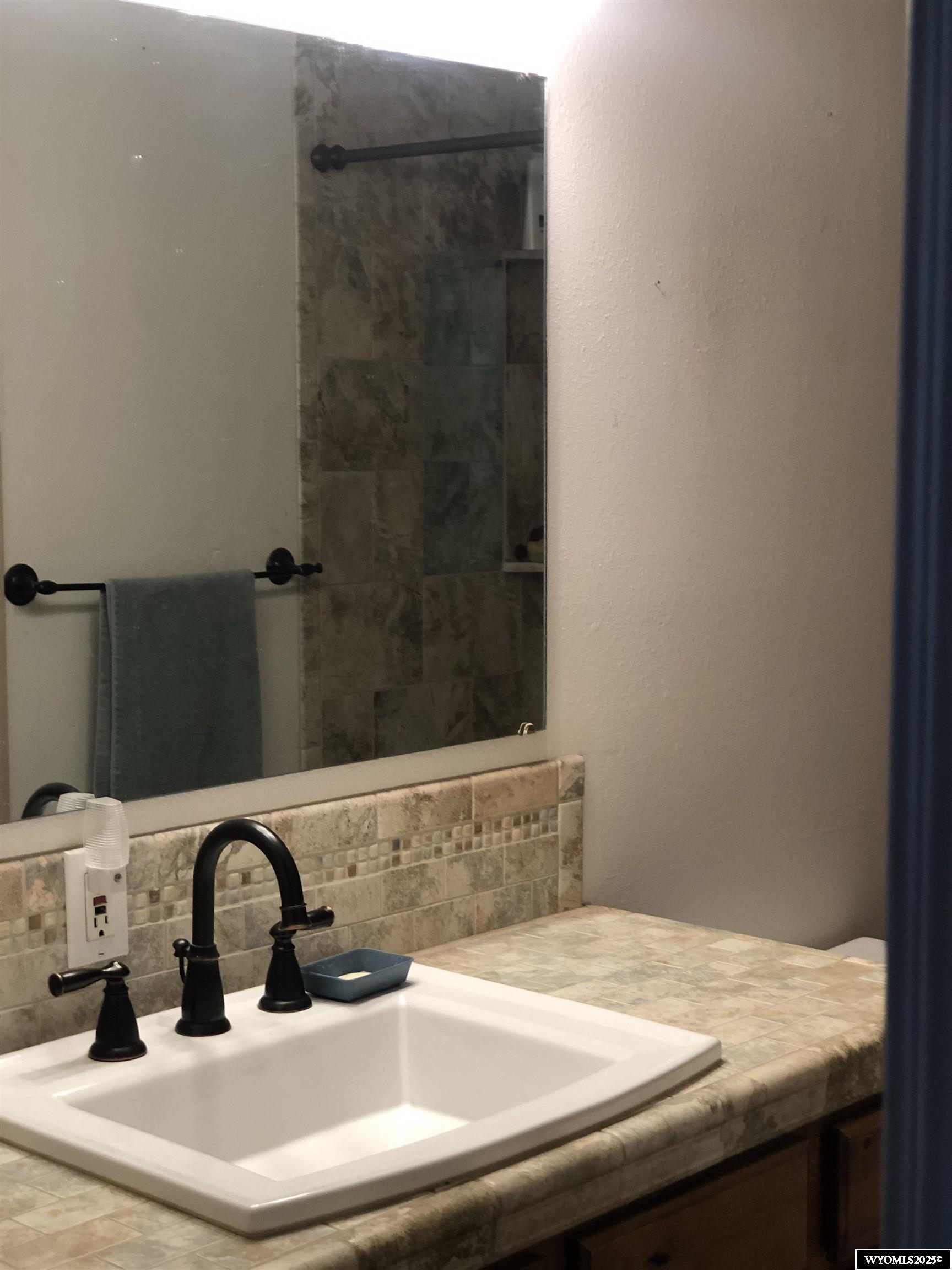 479 Twin Ridge Avenue Evanston, WY 82930 - Photo 9 of 12