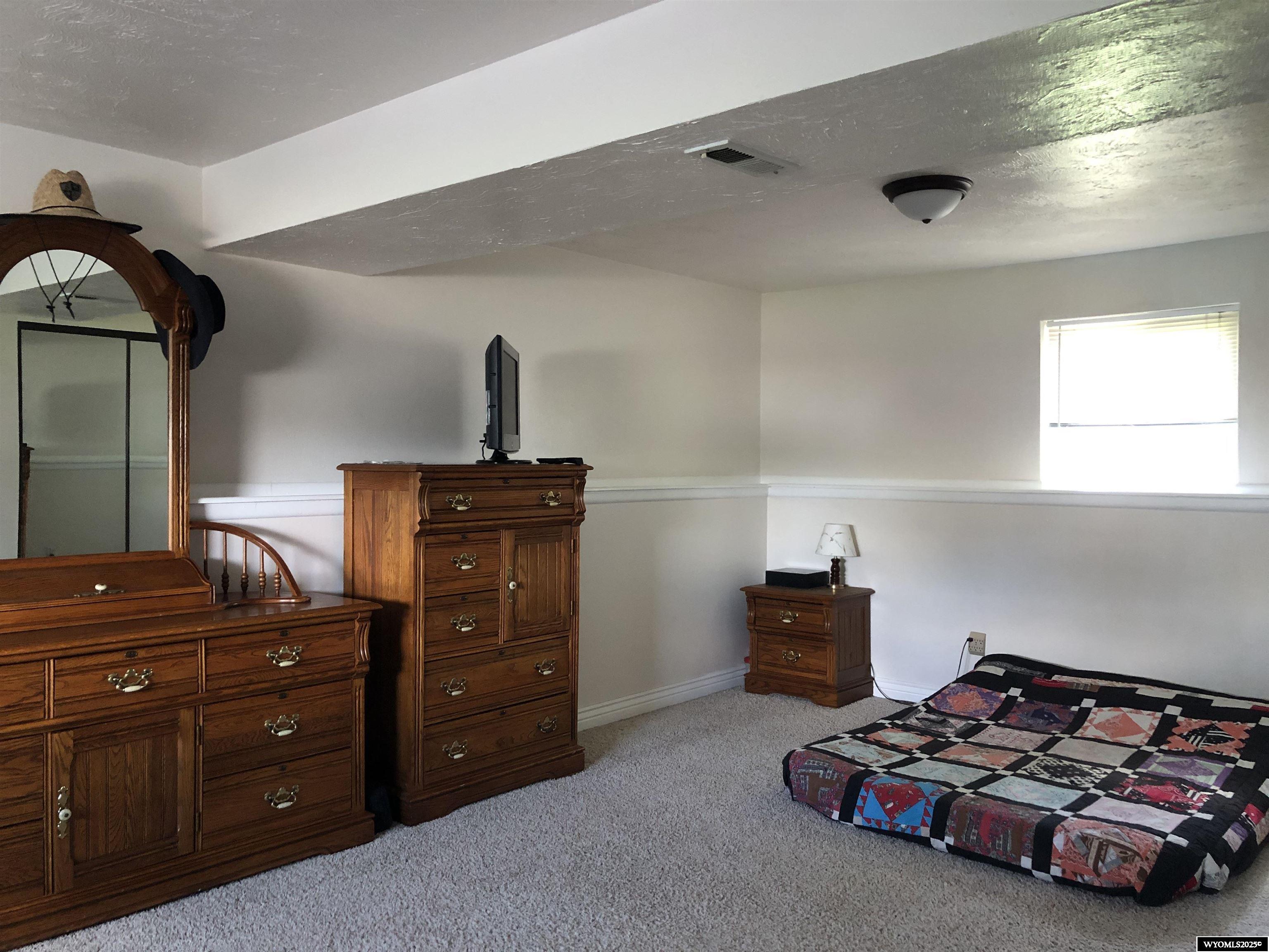 479 Twin Ridge Avenue Evanston, WY 82930 - Photo 10 of 12