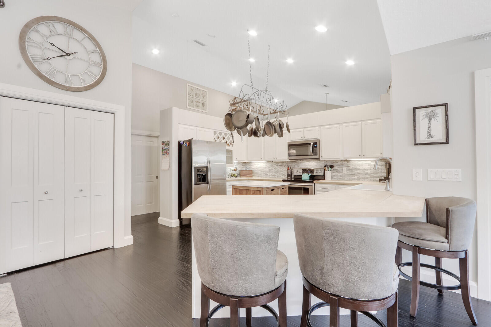 5760 Senegal Drive Jupiter, FL 33458 - Photo 10 of 51 Kitchen Breakfast Bar