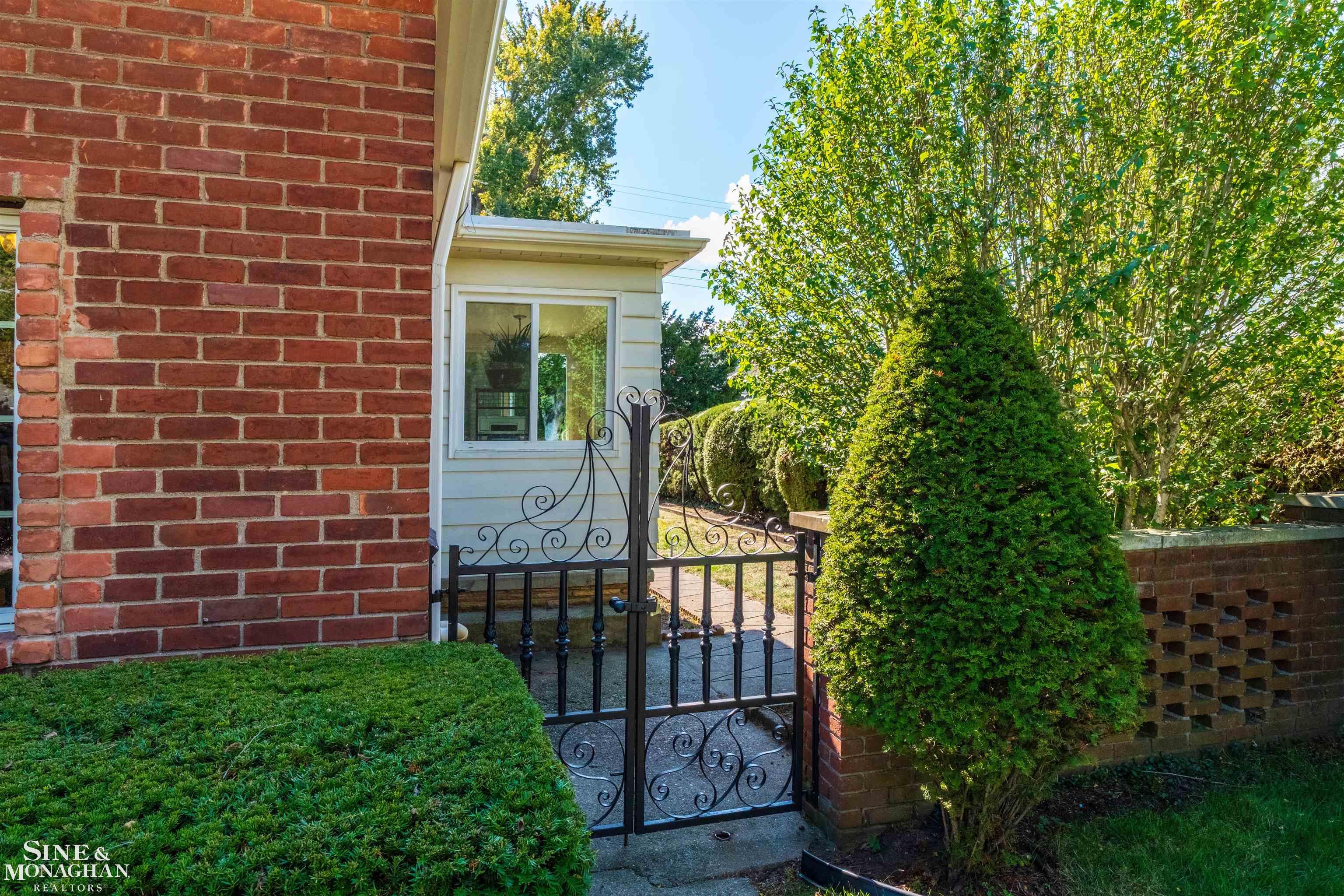 153 Ridgemont Road Grosse Pointe Farms, MI 48236 - Photo 50 of 56