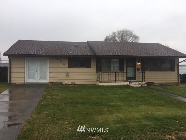 409 North Clark Road Moses Lake, WA 98837 - Photo 1 of 24 Gallery Image 1