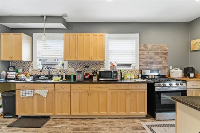 $480,000 | 29-31 Essex Avenue, Unit 2, Swampscott, MA 01907