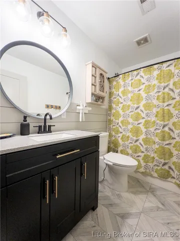 $389,900 | 21422 New Market Road, Marysville, IN 47141