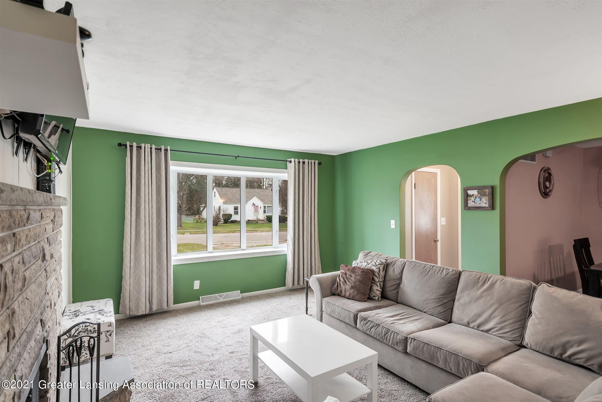 06-817 Bretton Rd-windowstill-real-