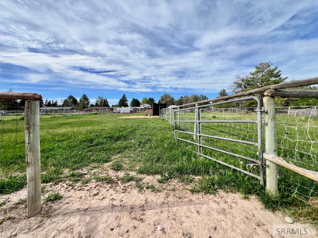 3785 East Wanda Ammon, ID 83406 - Photo 27 of 83