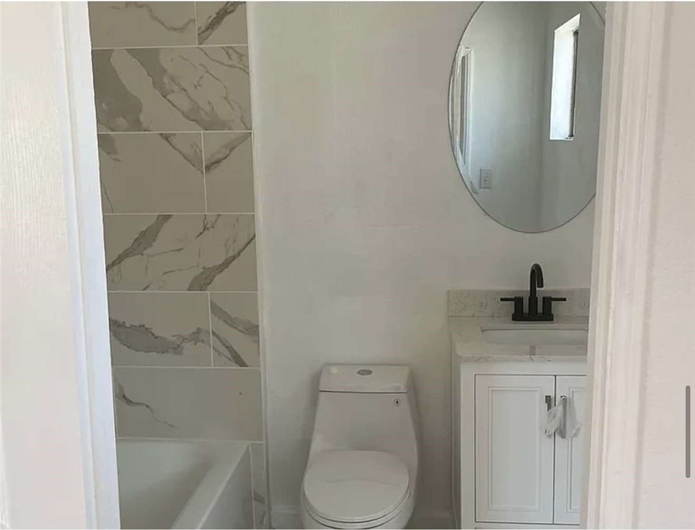 8724 Ruthelen Street Los Angeles, CA 90047 - Photo 12 of 19