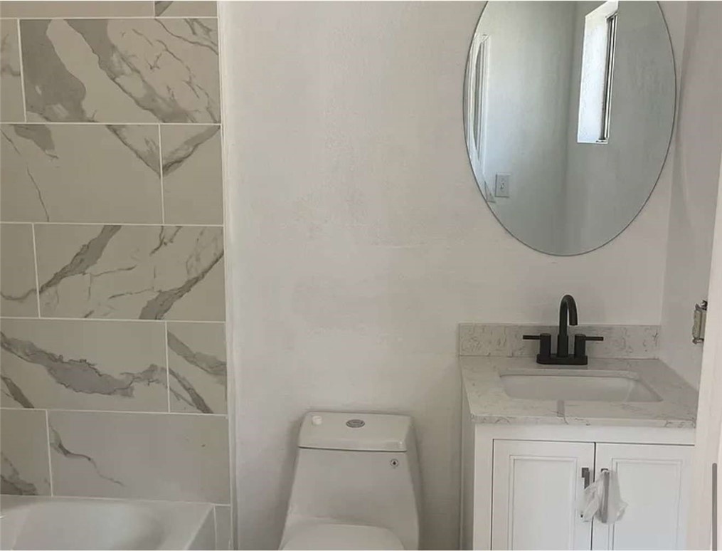 8724 Ruthelen Street Los Angeles, CA 90047 - Photo 14 of 19