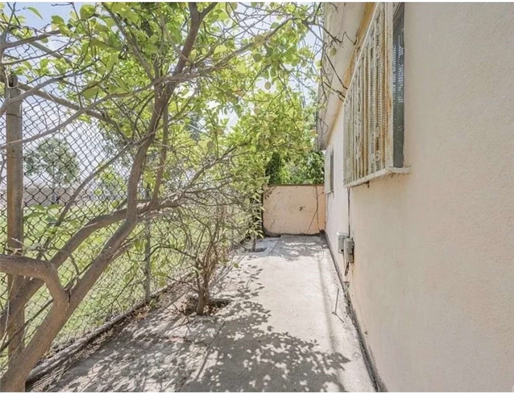 8724 Ruthelen Street Los Angeles, CA 90047 - Photo 17 of 19