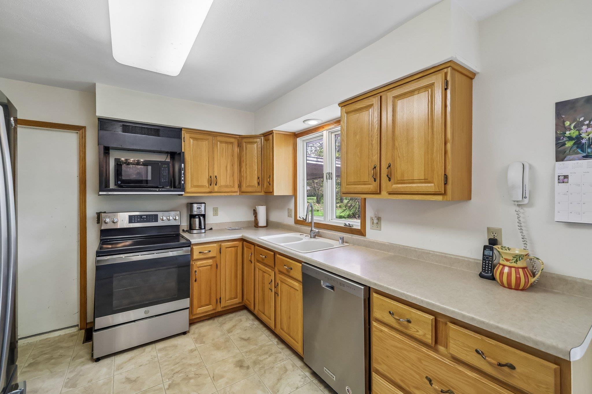 3745 Elna Road Madison, WI 53718 - Photo 10 of 45