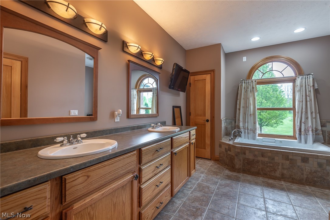 7120 Brakeman Road Painesville, OH 44077 - Photo 19 of 35