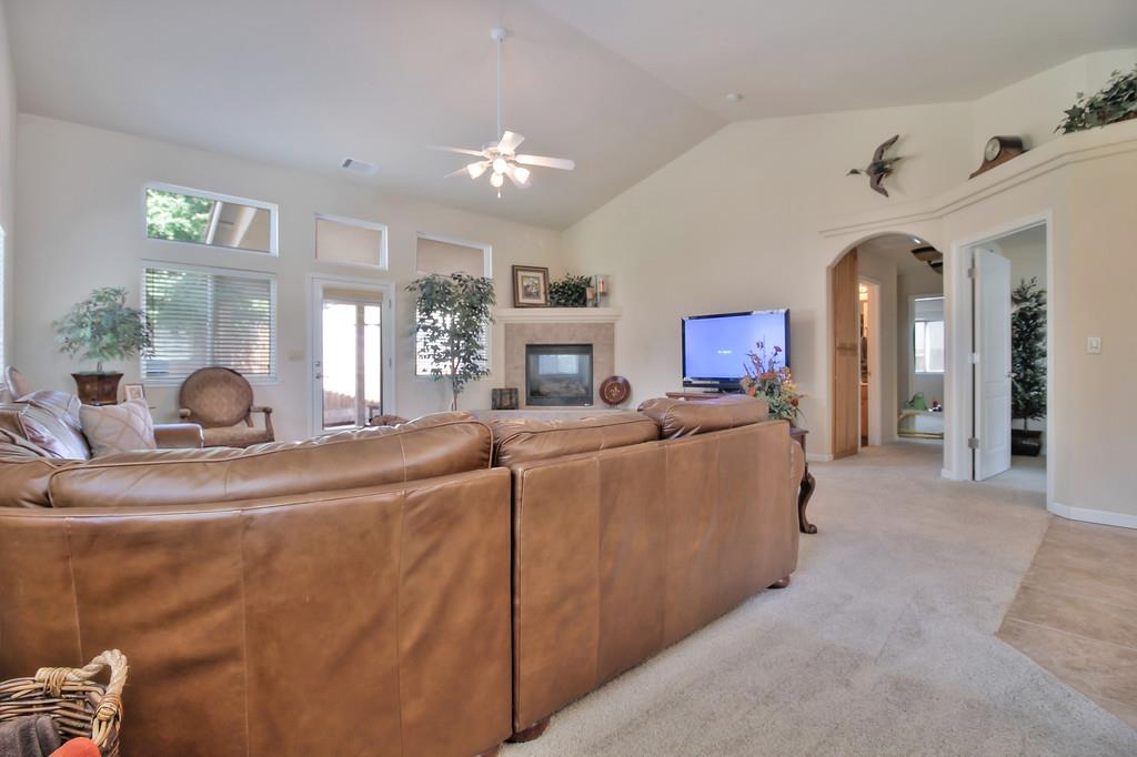 3806 Lester Road Denair, CA 95316 - Photo 5 of 20 Gallery Image 5