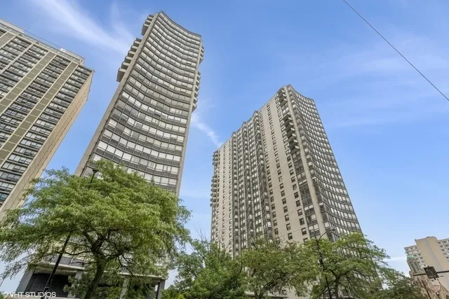 $2,000 | 5701 North Sheridan Road, Unit 7P, Chicago, IL 60660