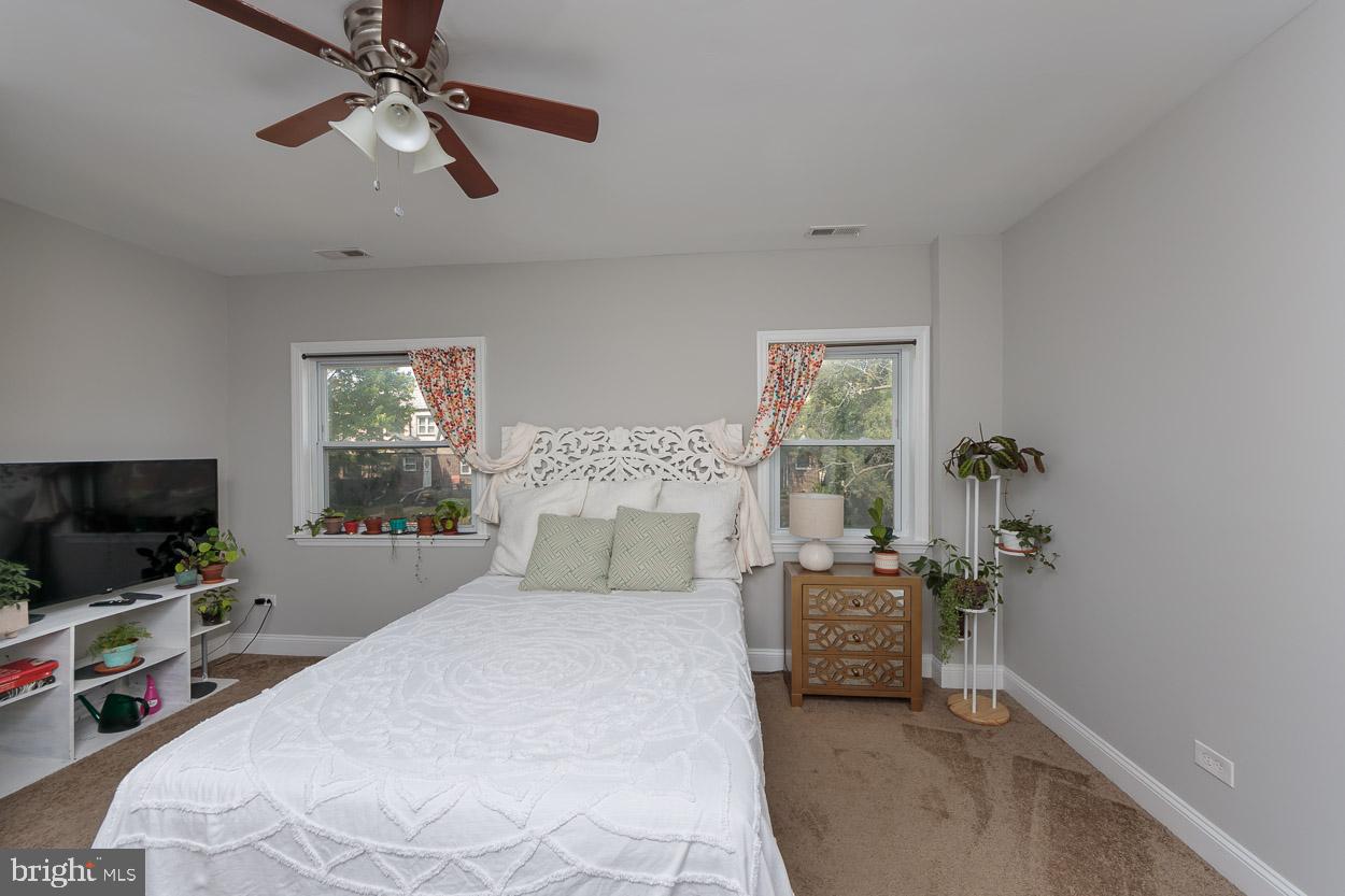 3731 Elkader Road Baltimore, MD 21218 - Photo 19 of 38 Main bedroom