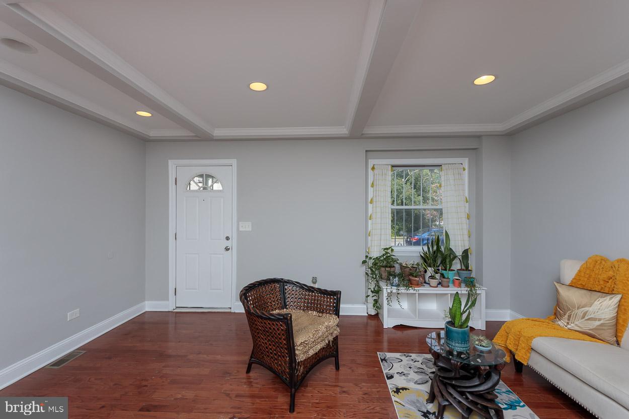 3731 Elkader Road Baltimore, MD 21218 - Photo 4 of 38