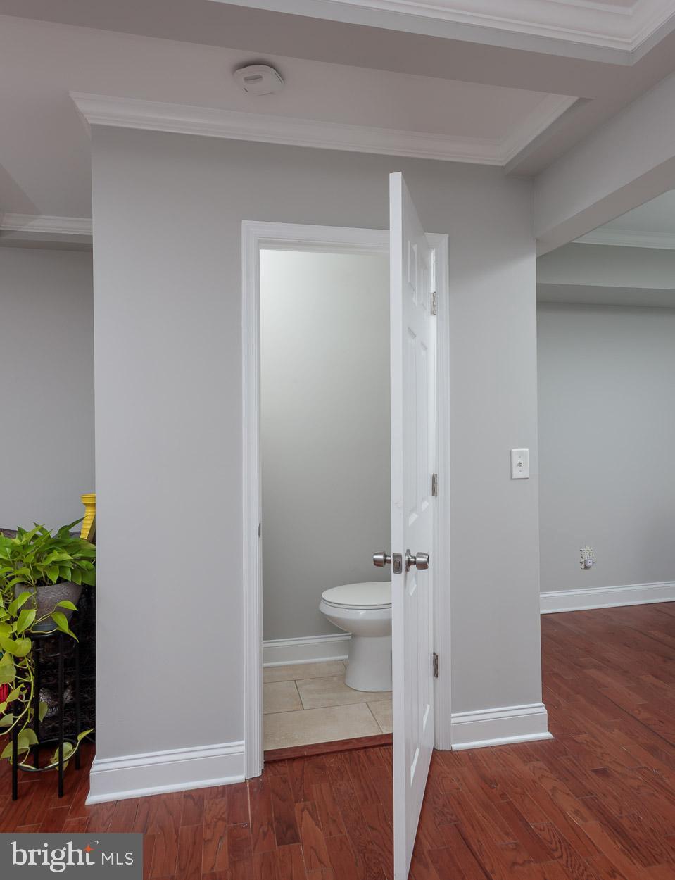3731 Elkader Road Baltimore, MD 21218 - Photo 8 of 38