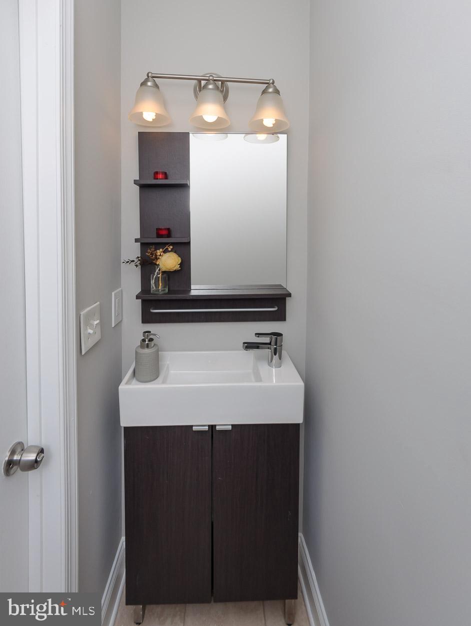 3731 Elkader Road Baltimore, MD 21218 - Photo 9 of 38