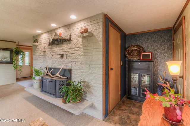 $488,000 | 1390 Gibson Road, Selah, WA 98942