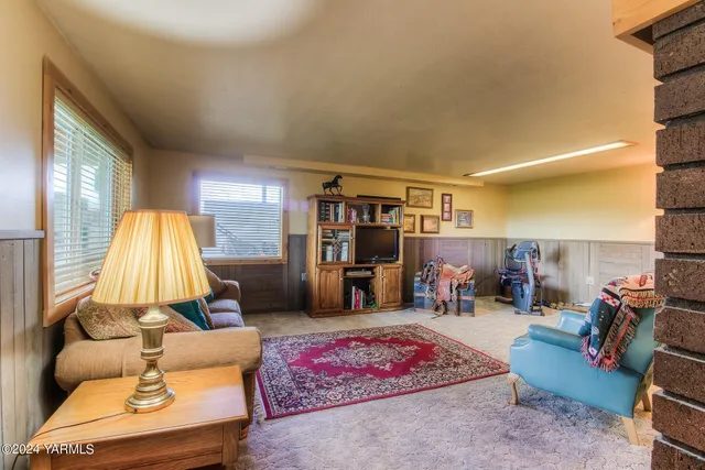 $488,000 | 1390 Gibson Road, Selah, WA 98942