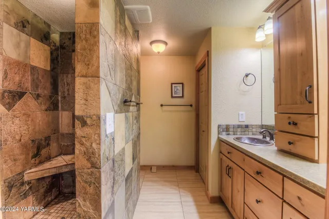 $488,000 | 1390 Gibson Road, Selah, WA 98942