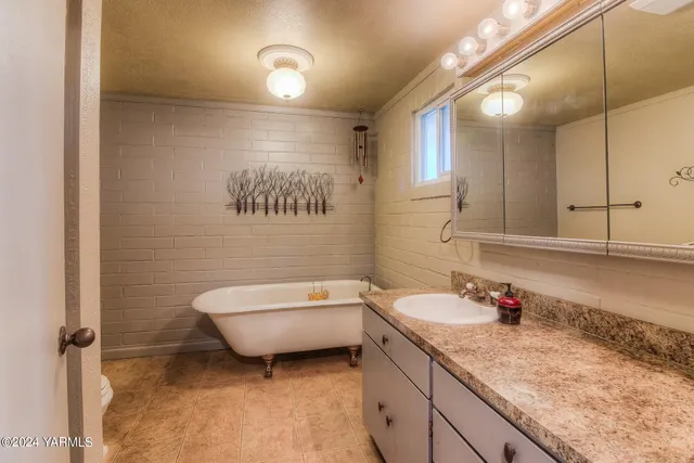 $488,000 | 1390 Gibson Road, Selah, WA 98942