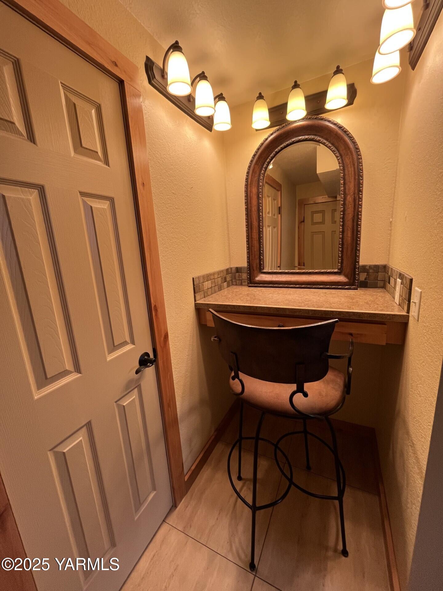 1390 Gibson Road Selah, WA 98942 - Photo 33 of 41 On Suite