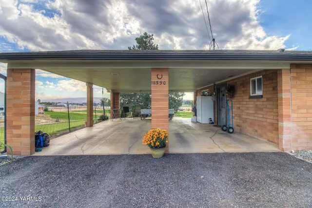 $488,000 | 1390 Gibson Road, Selah, WA 98942